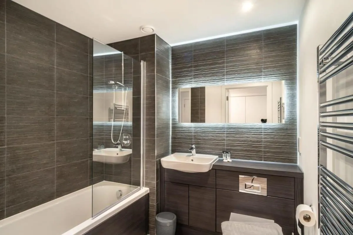 Image 2 of Spacious 2 Bed Apartment in Central Manchester