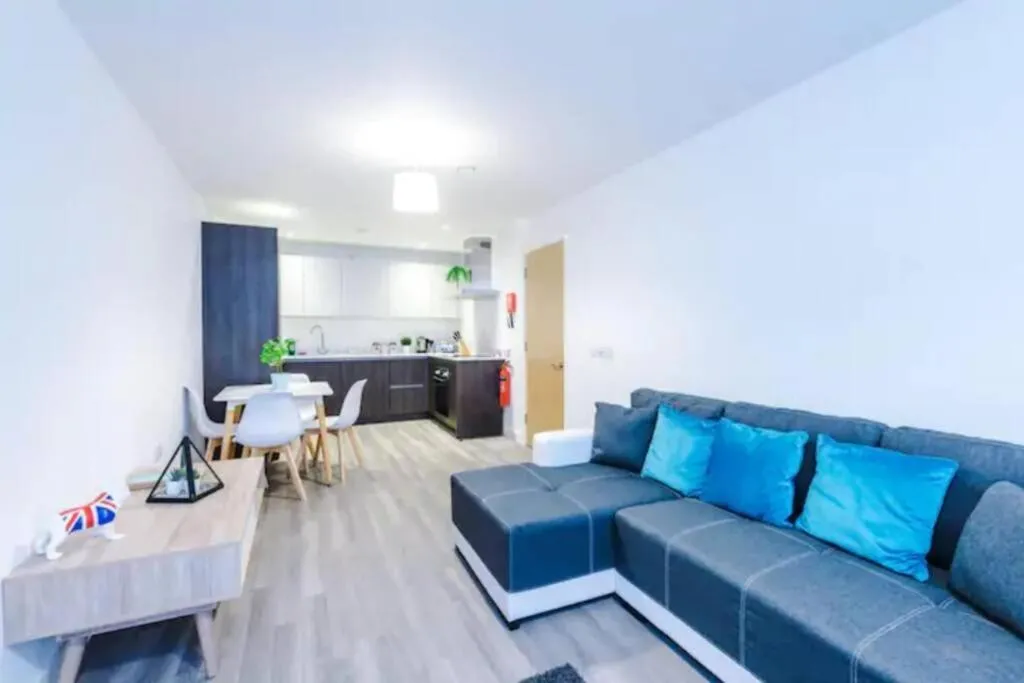 Image of Spacious 2-Bedroom Apartment in the Heart of Manchester – Ideal for Families or Groups