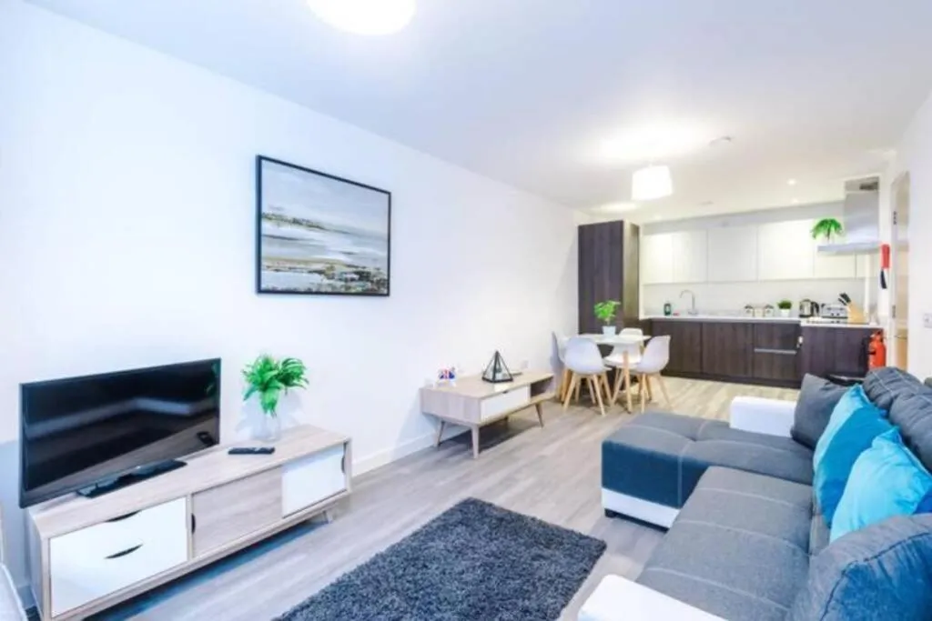 Image 4 of Spacious 2-Bedroom Apartment in the Heart of Manchester – Ideal for Families or Groups