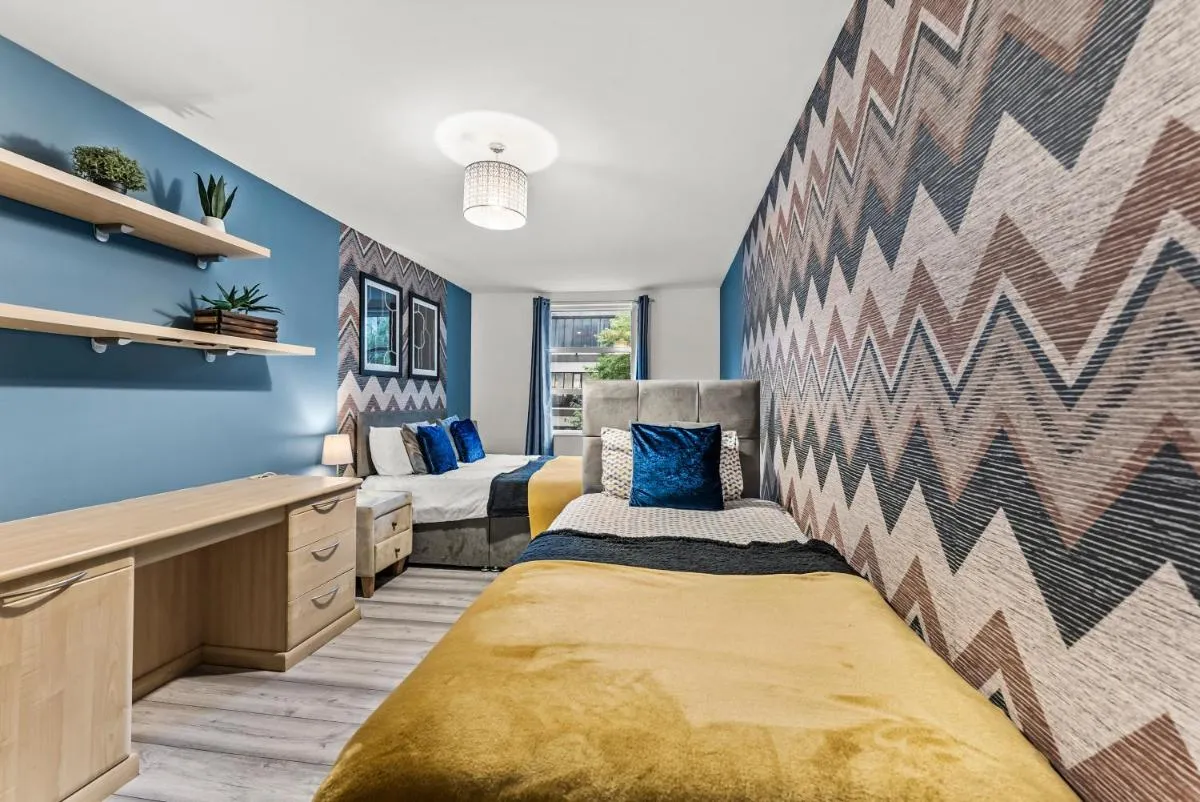 Image 1 of Spacious Central Manchester Apartment – Sleeps 8