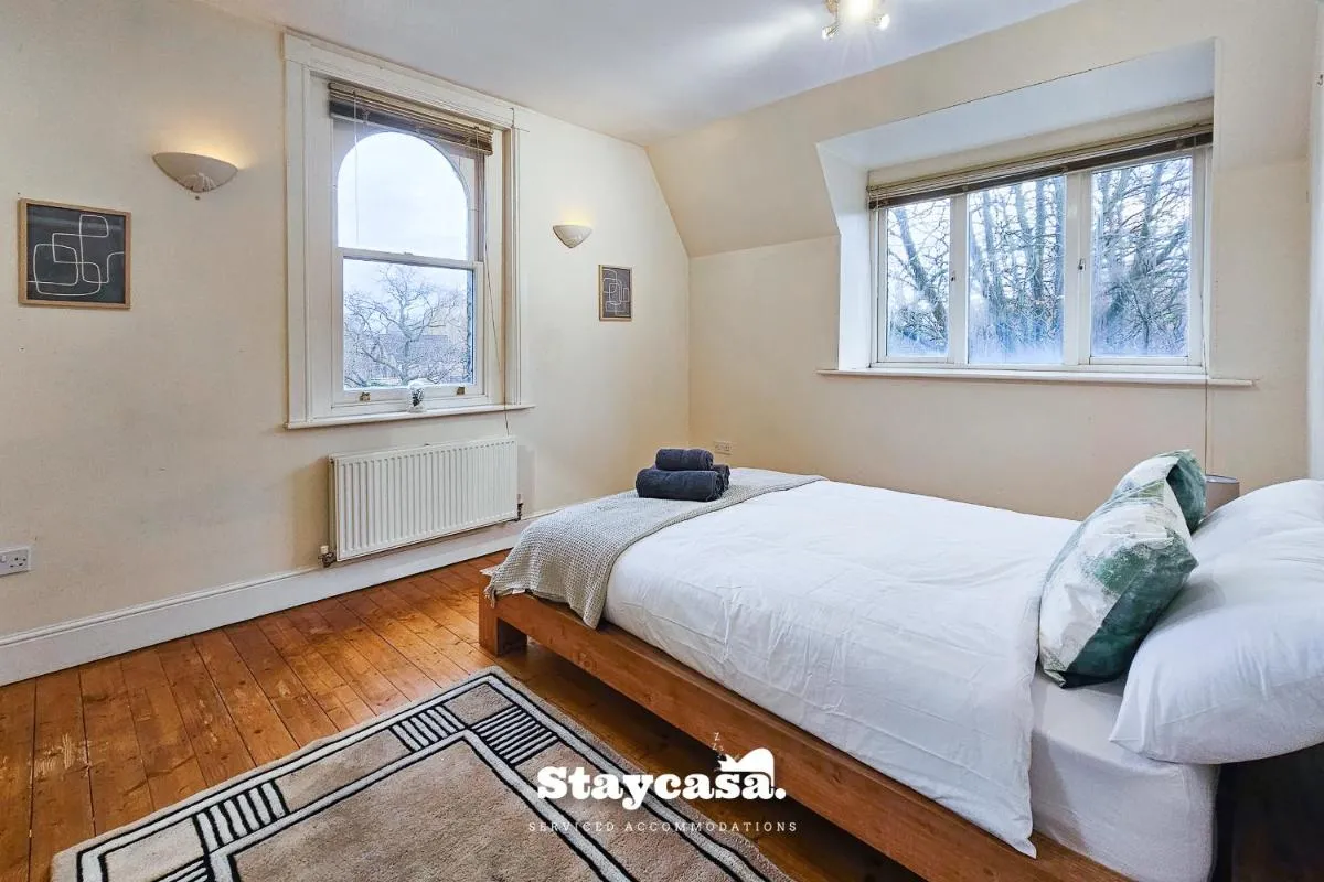 Image 6 of Spacious Home In Whalley Range With Free Parking