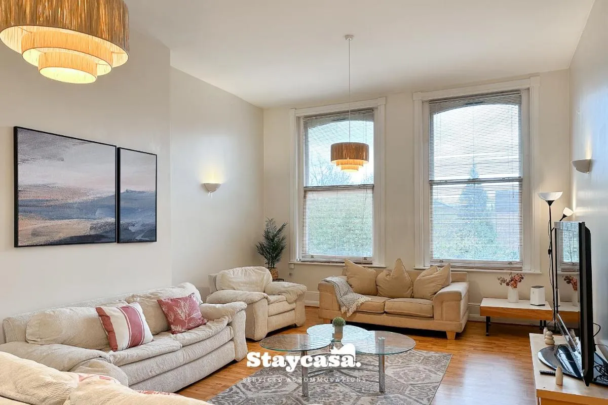 Image 4 of Spacious Home In Whalley Range With Free Parking