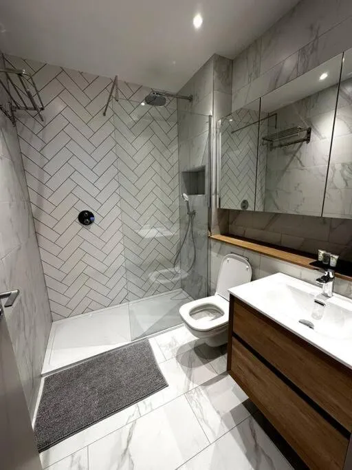 Image 6 of Stunning 2BR Apt in Central Manc