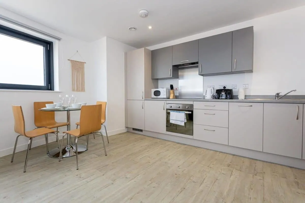 Image 3 of Stunning 2 Bed Apartment in Salford Amazing Views