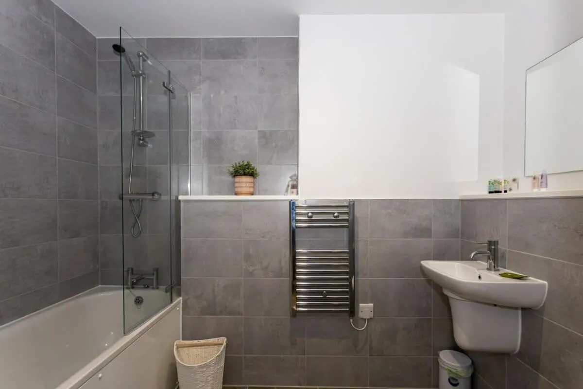 Image 2 of Stunning 2 Bed Apartment in Salford Amazing Views