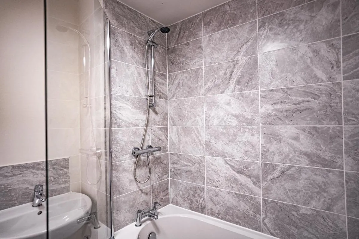 Image 2 of Stunning 2-Bed House in Manchester with canal view