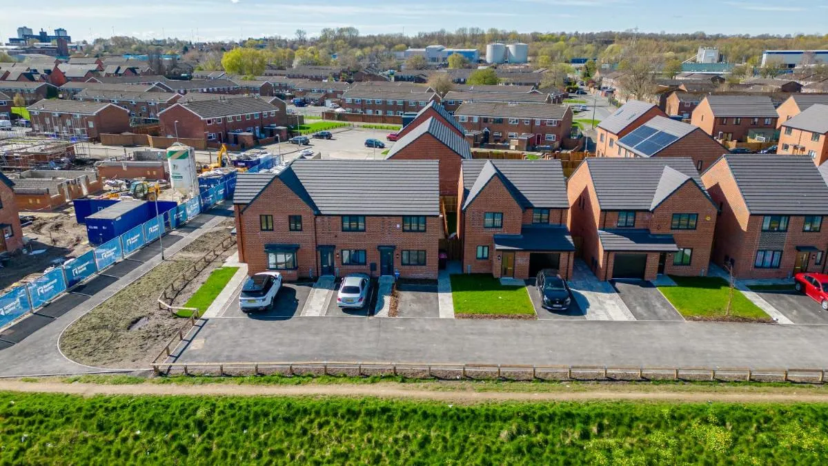 Image 4 of Stunning 2-Bed House in Manchester with canal view