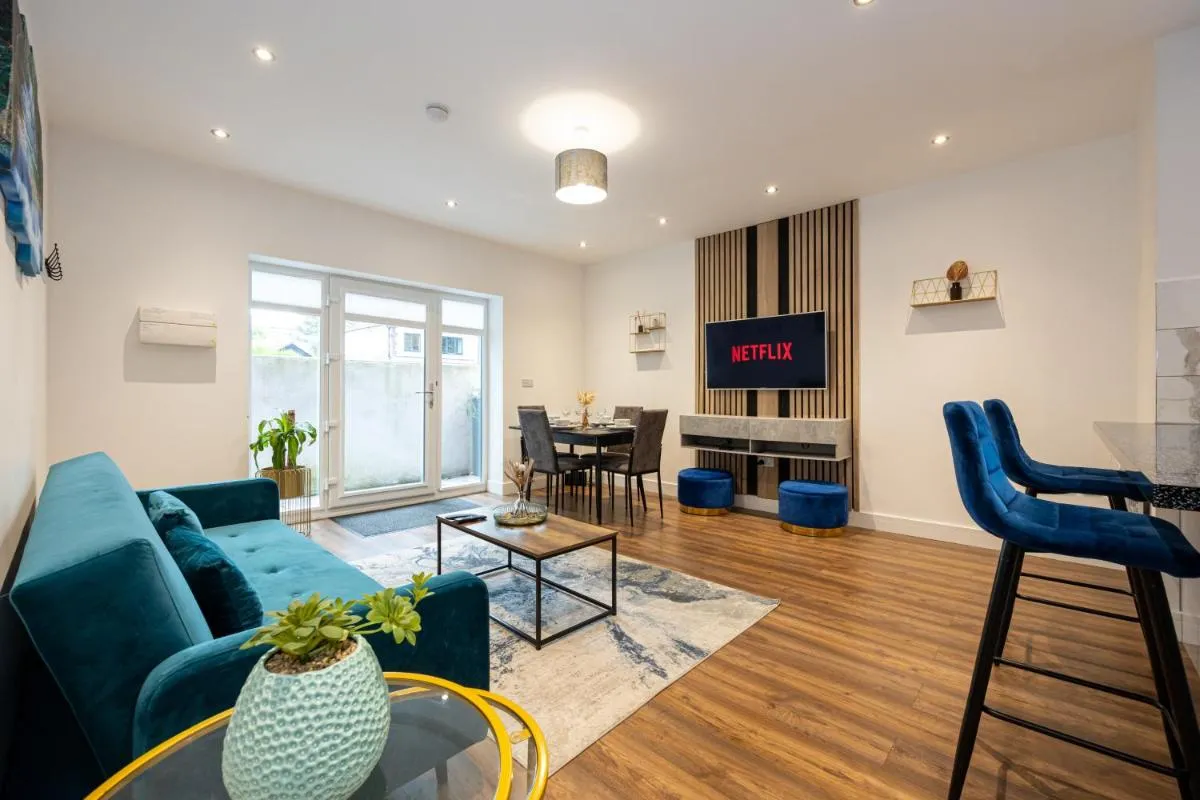 Image 4 of Stunning 2 Bedroom Apartment in Chorlton