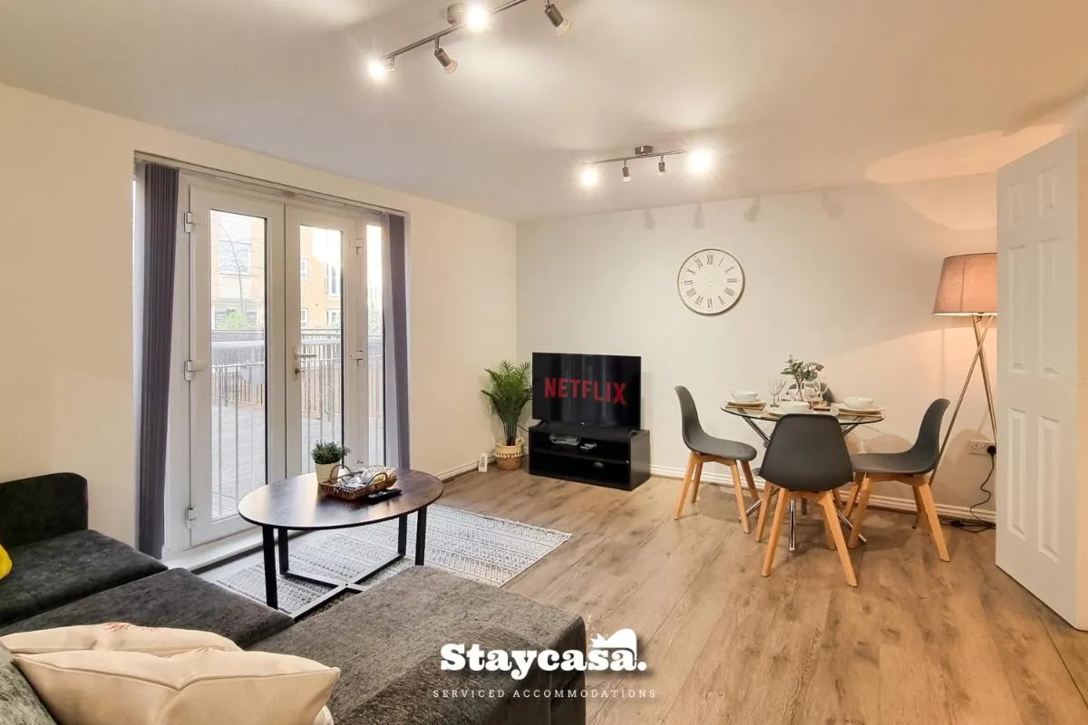 Image 4 of Stunning 2bdr Super King Suite Near City Centre