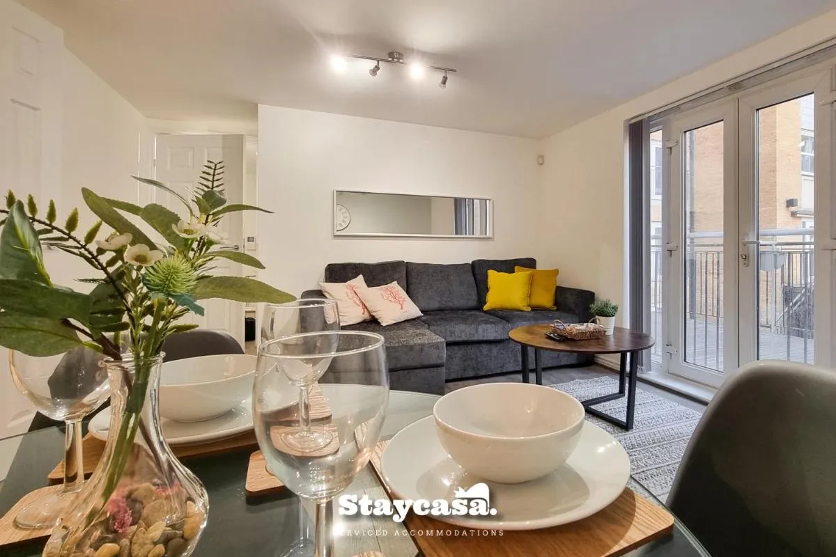 Image 3 of Stunning 2bdr Super King Suite Near City Centre