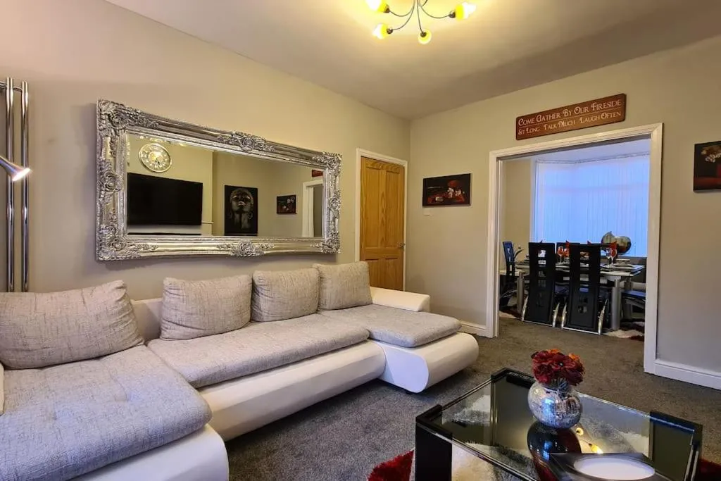 Image 5 of Stunning Holiday Home. Free Parking.