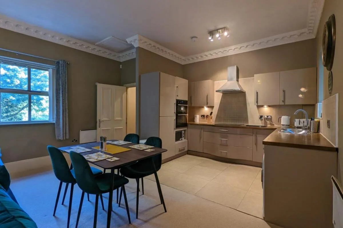 Image 1 of Stunning & Modern 2BD Flat – Manchester!