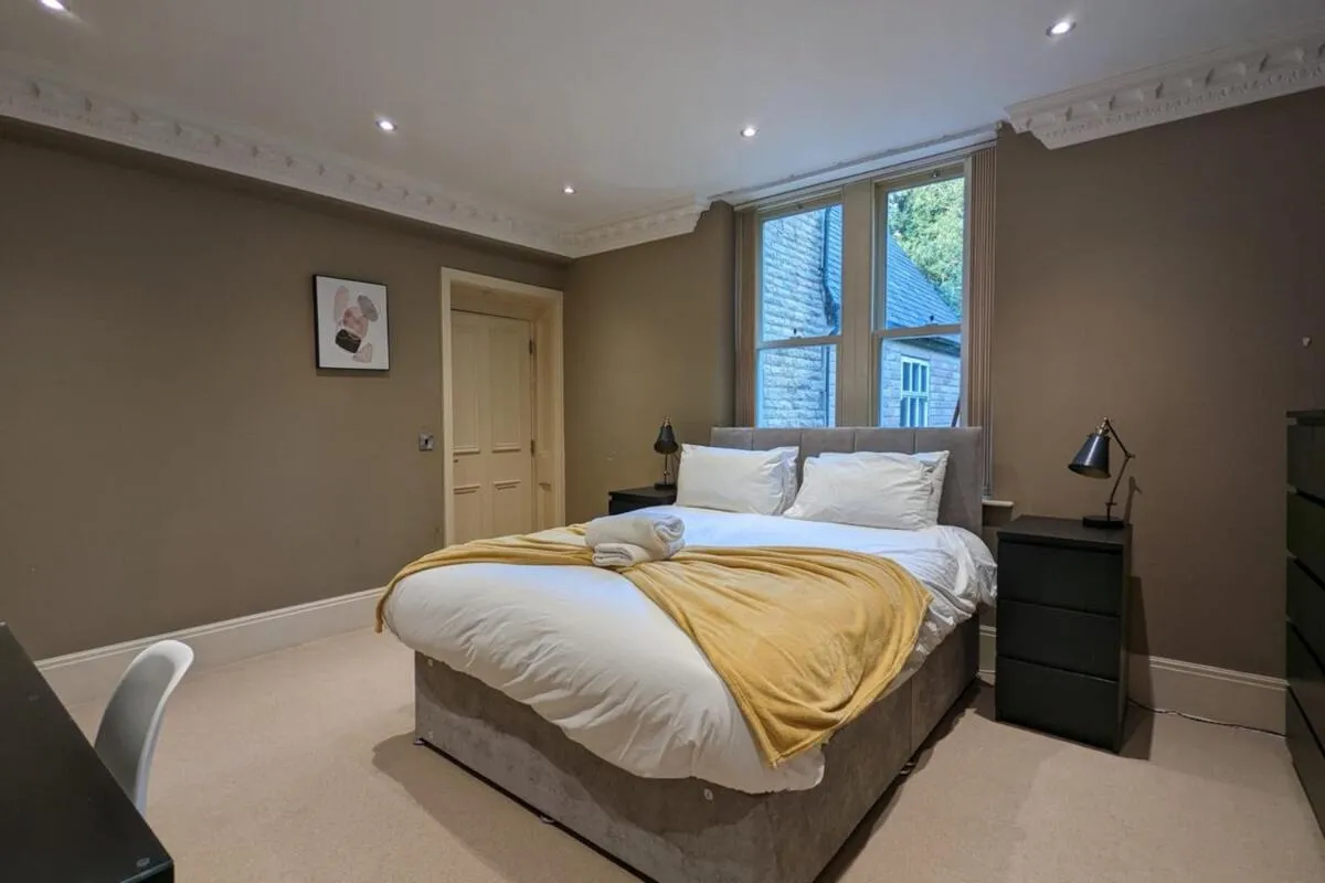 Image 5 of Stunning & Modern 2BD Flat – Manchester!