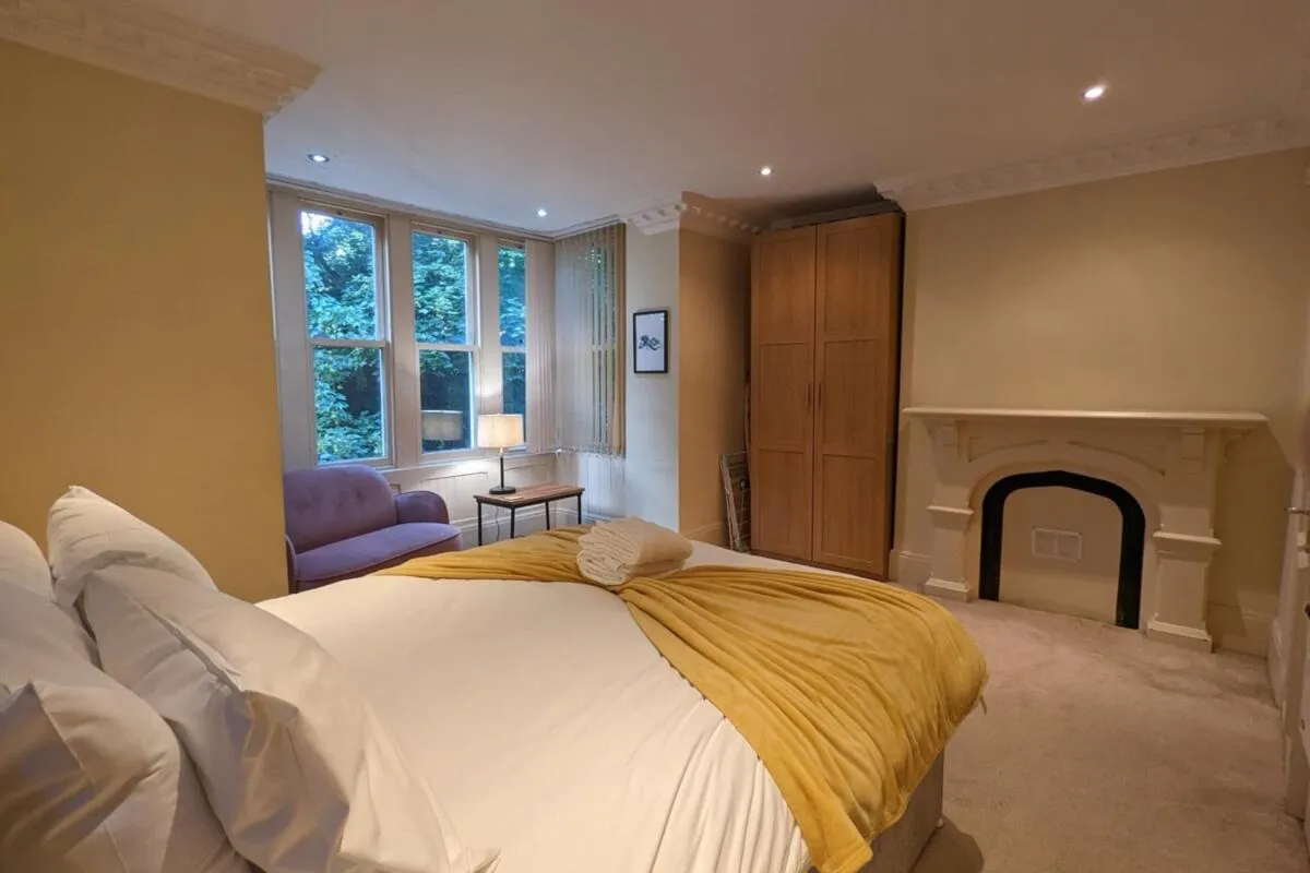 Image 4 of Stunning & Modern 2BD Flat – Manchester!
