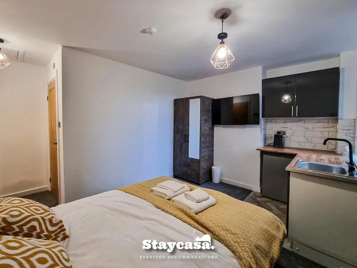 Image 6 of Stylish 10 Bedrm House, Fast Wifi, Free Parking
