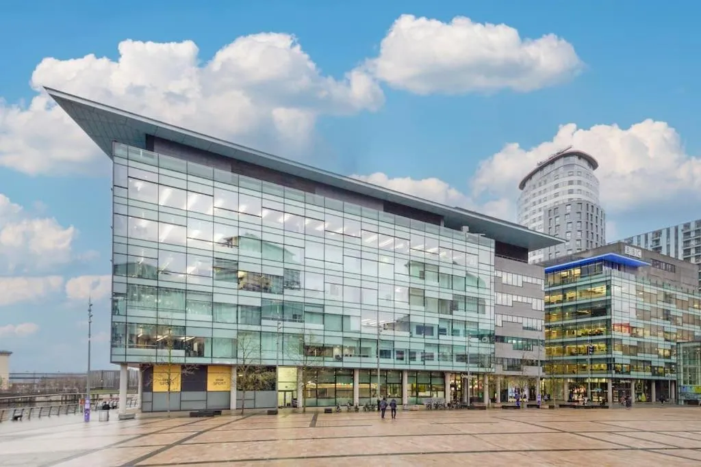 Image 5 of Stylish MediaCity 2Bed, Sleeps 6, Amazing Views