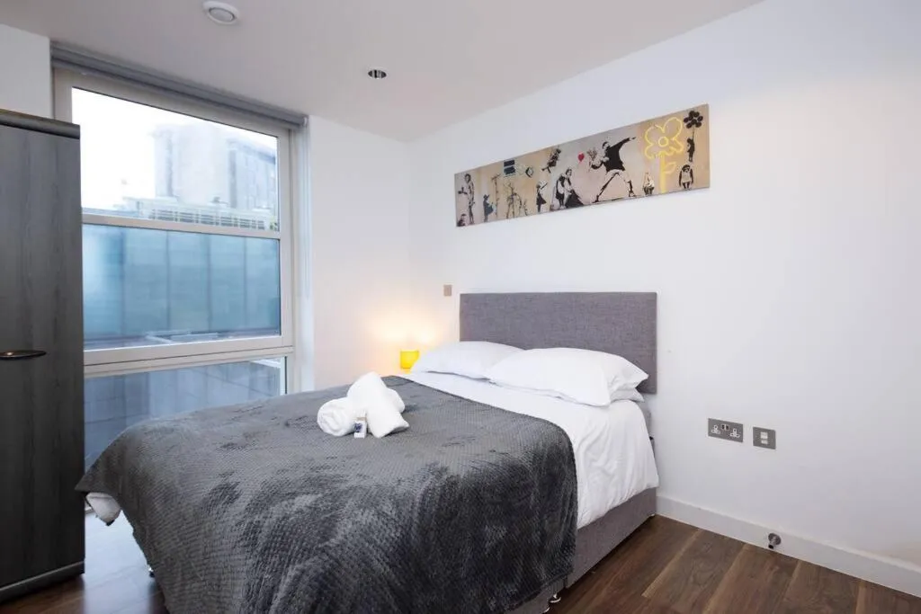 Image 1 of Stylish MediaCity 2Bed, Sleeps 6, Amazing Views