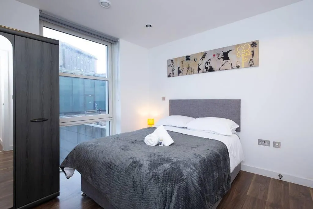 Image 6 of Stylish MediaCity 2Bed, Sleeps 6, Amazing Views