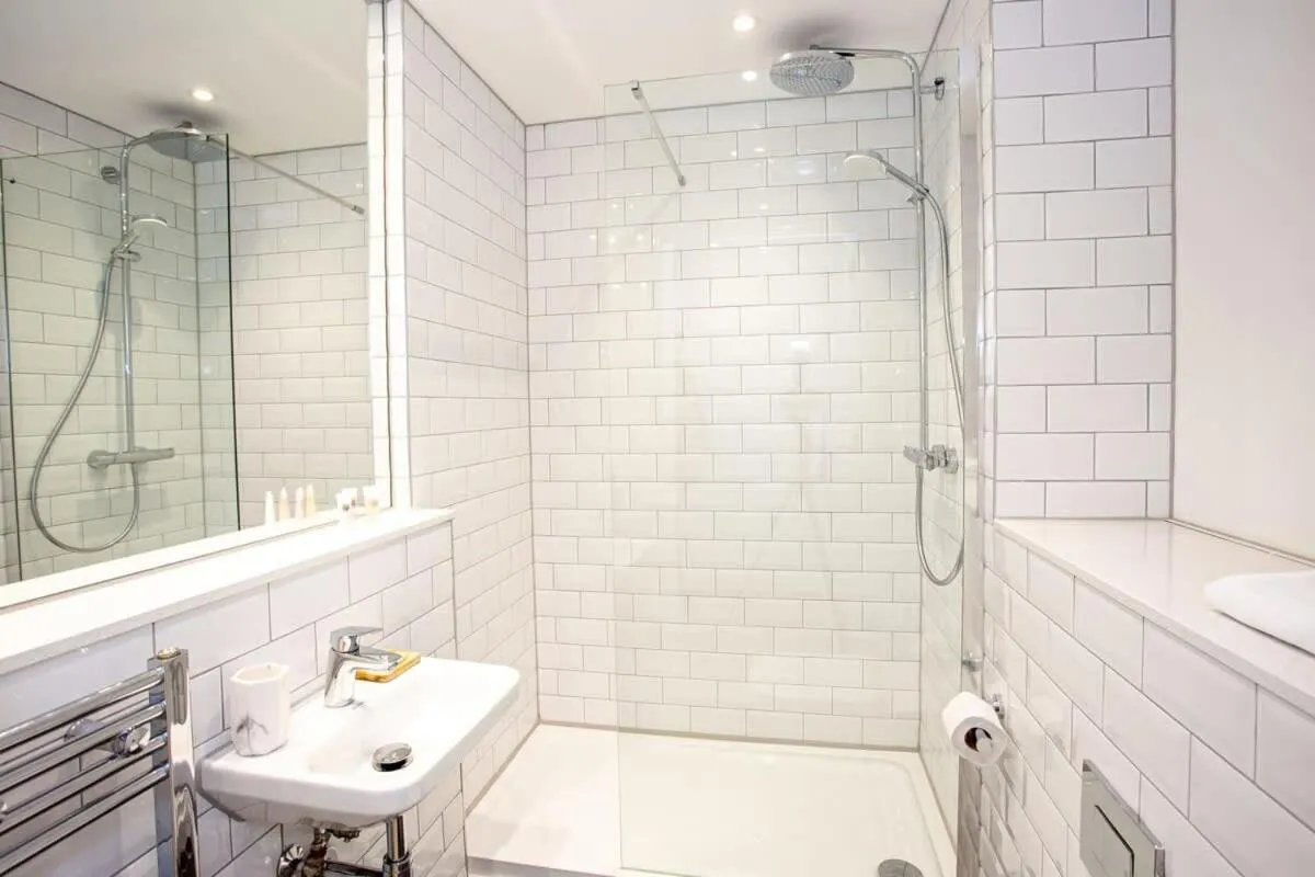Image 6 of Super 2 Bed Apartment Close to Victoria Station