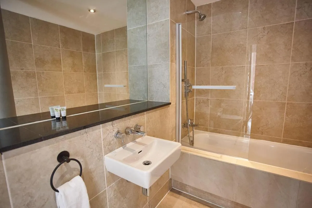 Image 5 of The Carnelian Suite
