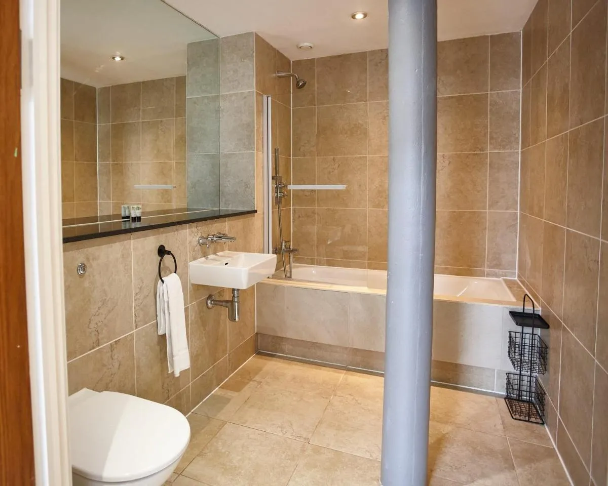 Image 1 of The Carnelian Suite