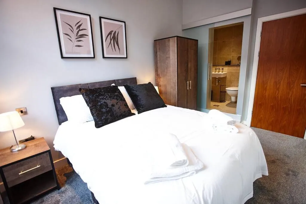 Image of The Diamond Suite
