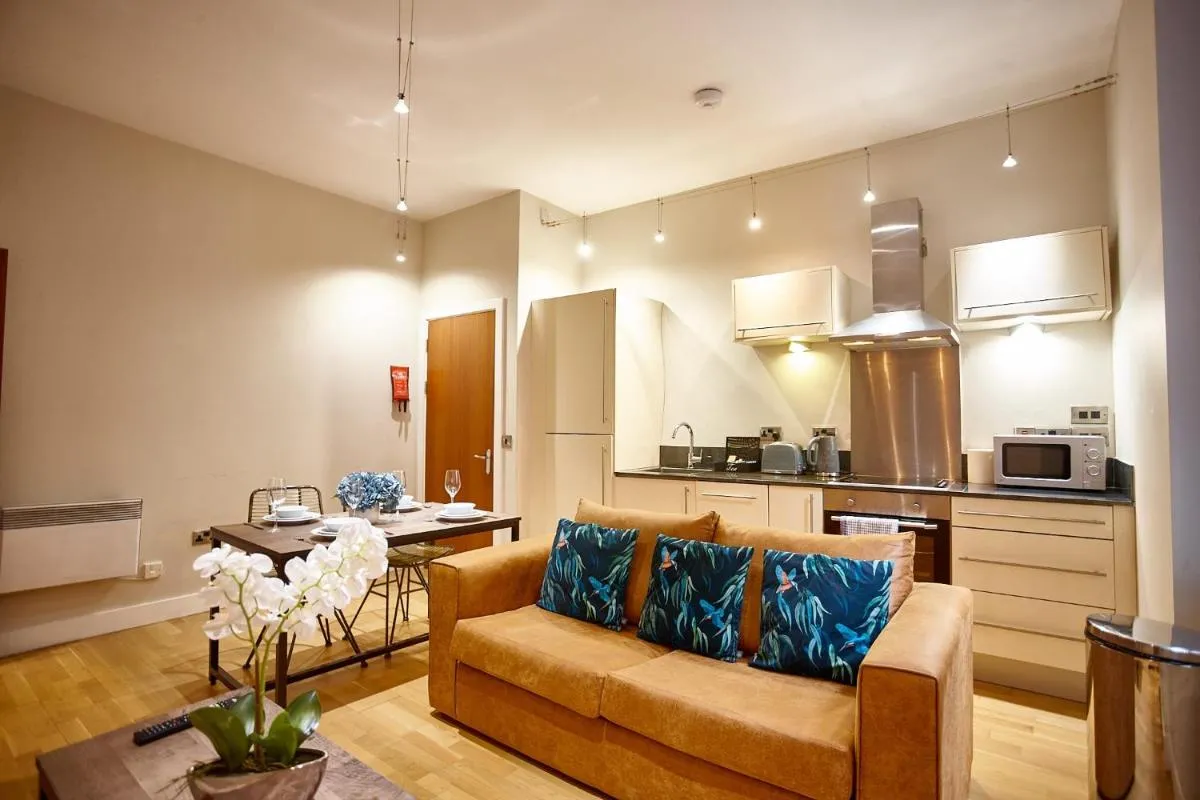 Image 6 of The Jade Suite