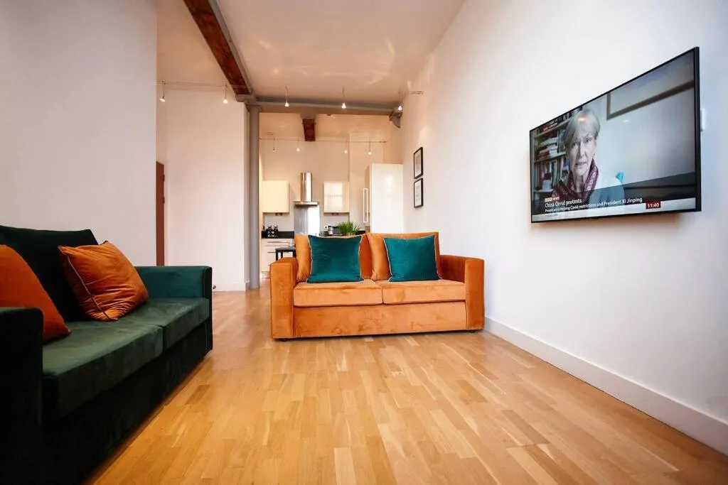 Image 4 of The Opal Suite