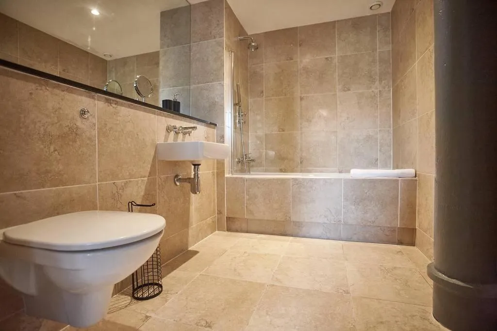 Image 6 of The Opal Suite