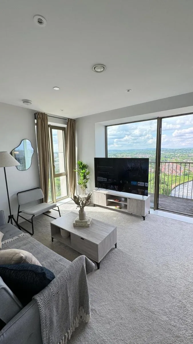 Image 3 of The Riverside Suite