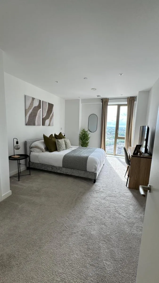 Image 4 of The Riverside Suite