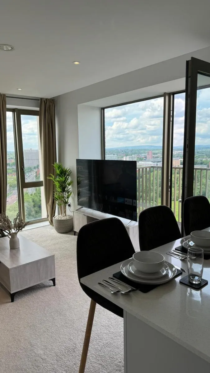 Image 5 of The Riverside Suite