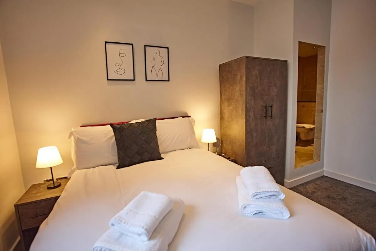Image 6 of The Rose Quartz Suite