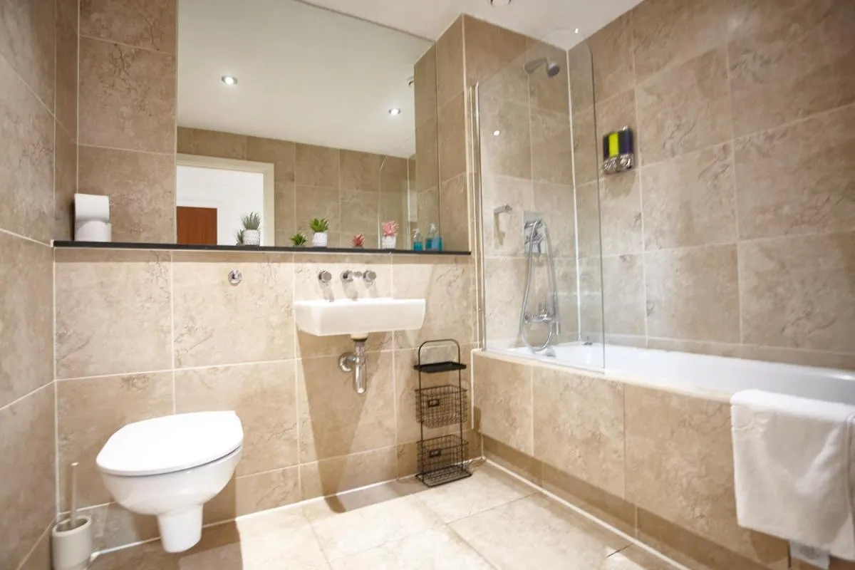 Image 6 of The Topaz Suite