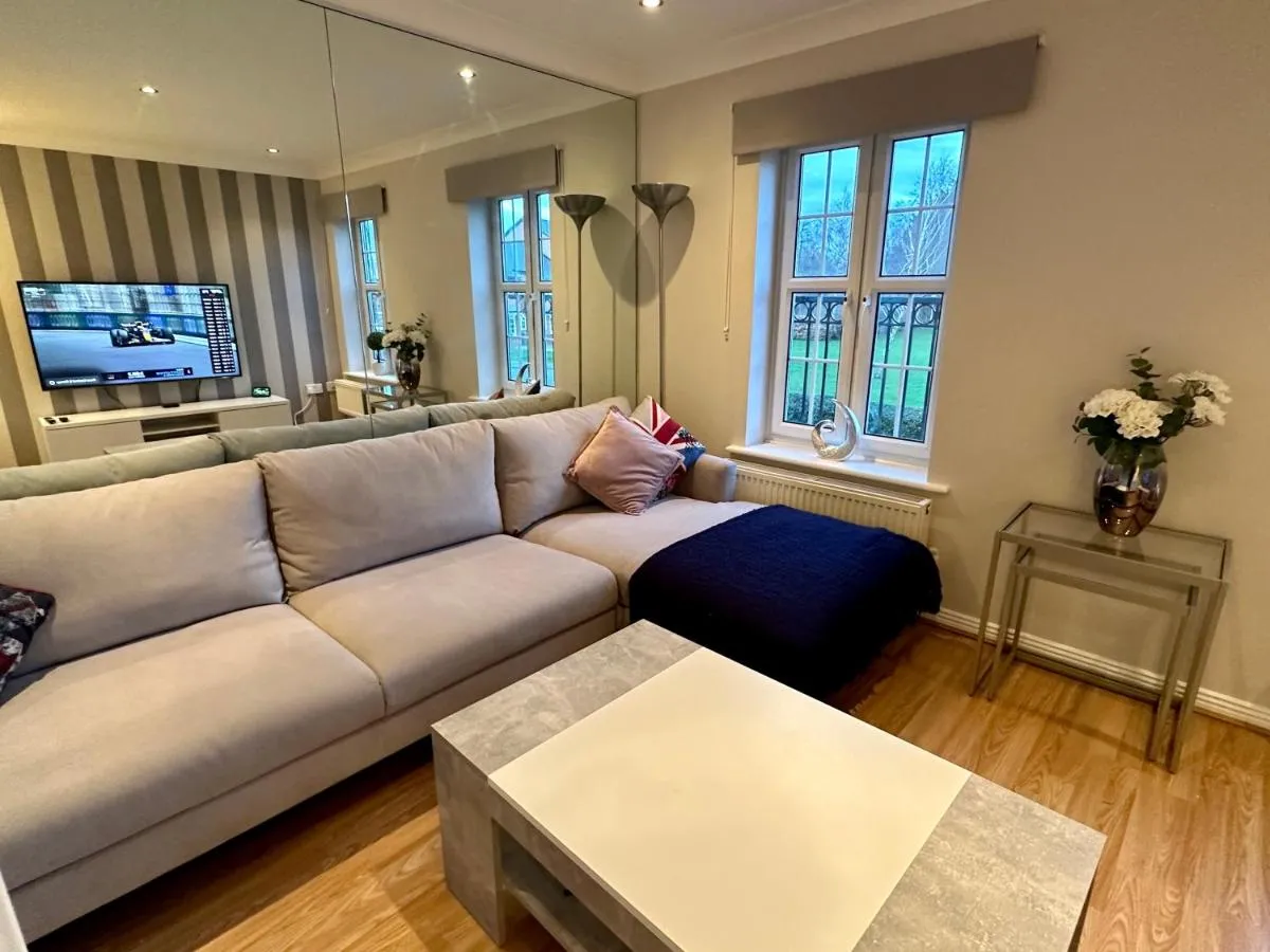 Image 4 of Townhouse 4 Bed FREE Parking, close to Man Utd FC