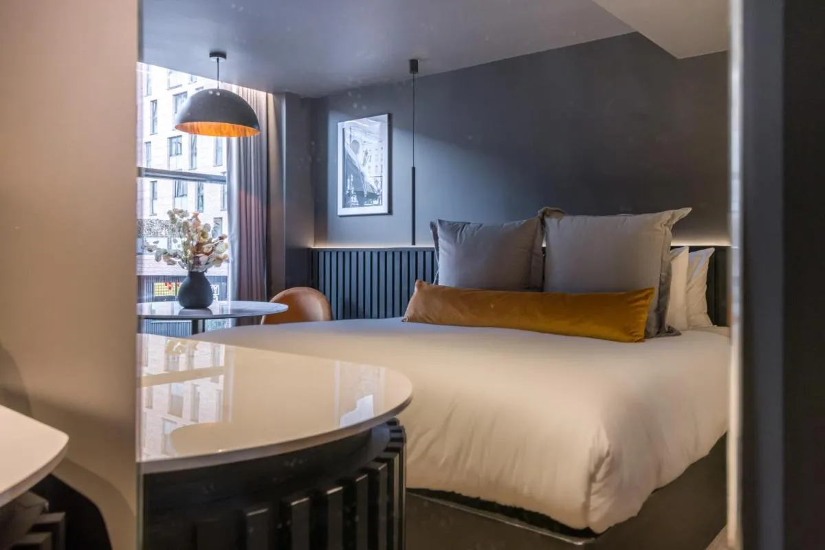 Image 3 of Velvet Hotel