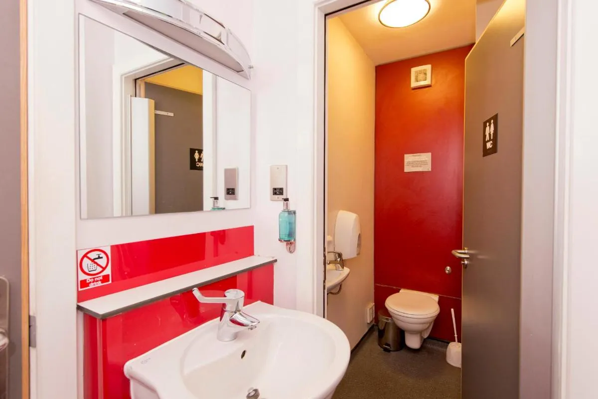 Image 2 of YHA Manchester