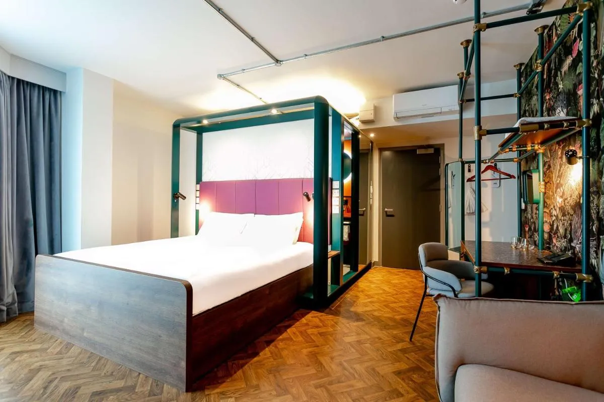 Image 3 of YOTEL Manchester Deansgate