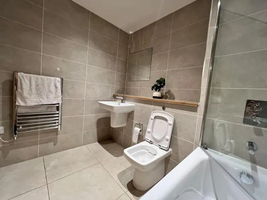 Image 6 of 19th floor 2 bedroom apartment with stunning views