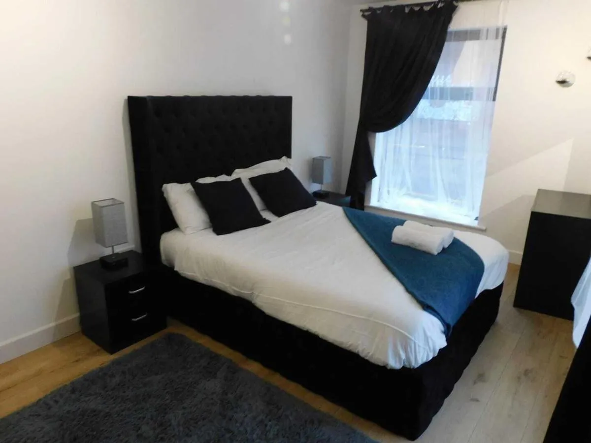 Image 4 of 2 Bed Spacious Apartment Manchester City Centre