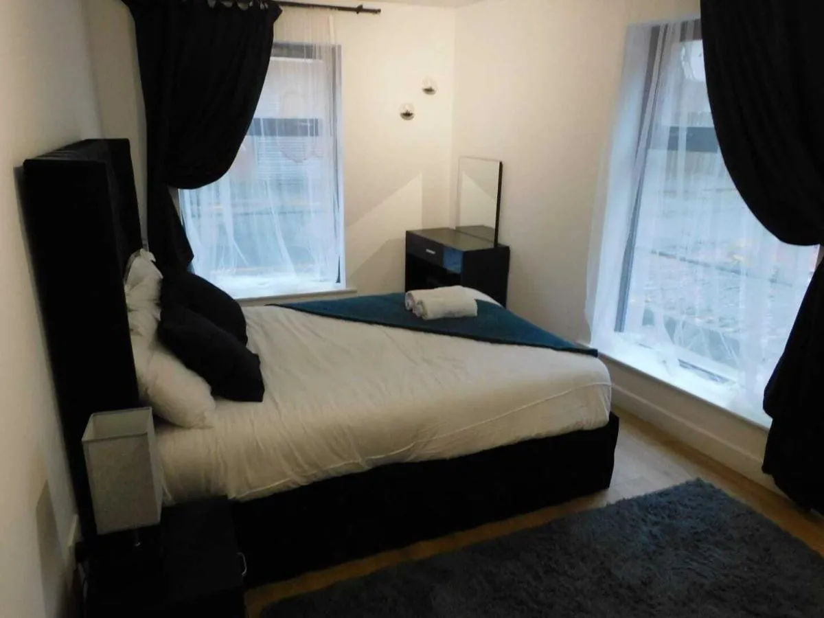 Image 5 of 2 Bed Spacious Apartment Manchester City Centre