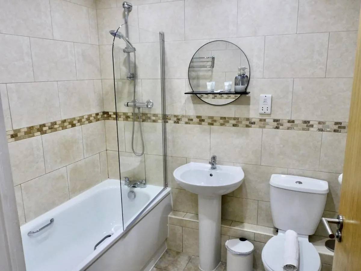 Image 3 of 2 Bed Spacious Apartment Manchester City Centre