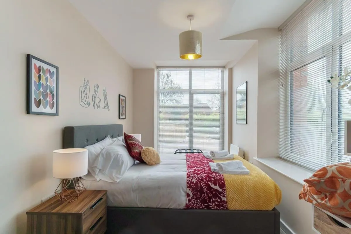 Image 3 of 2 Bedroom Modern Apartment in Manchester