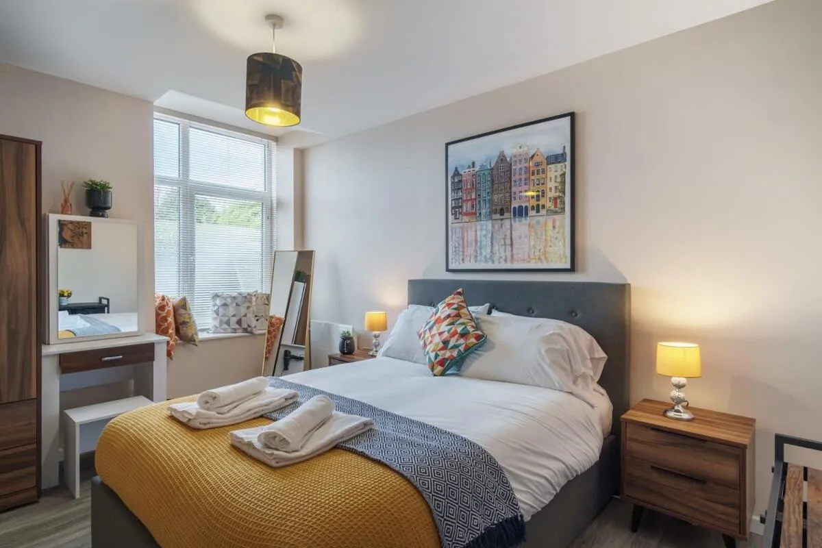 Image 4 of 2 Bedroom Modern Apartment in Manchester
