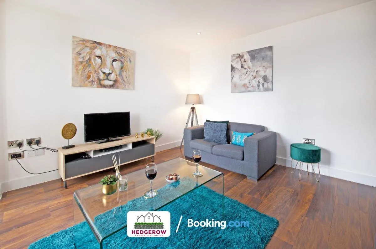 Image 4 of 30Nights Deals l Exclusive Deal on 2-Bed, 2-Bath for 4! 1 Cambridge Street Apartment 197, 4th Floor, Manchester, M1 5GB l Manchester City Loft by Hedgerow