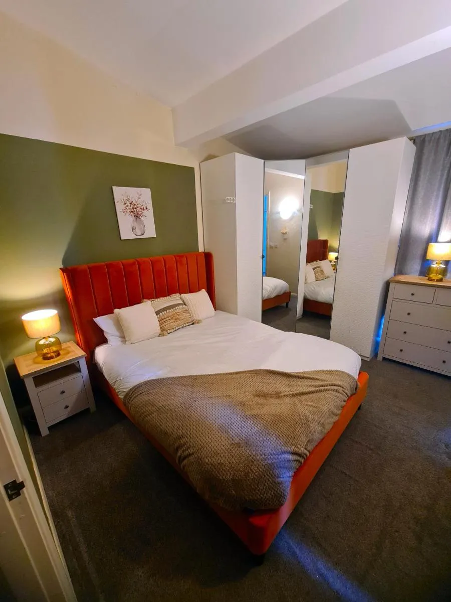 Image 4 of 3 Bed House Etihad Stadium, COOP LIVE Private Parking With Optional HOT TUB