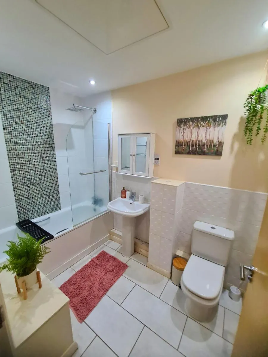 Image 5 of 3 Bed House Etihad Stadium, COOP LIVE Private Parking With Optional HOT TUB