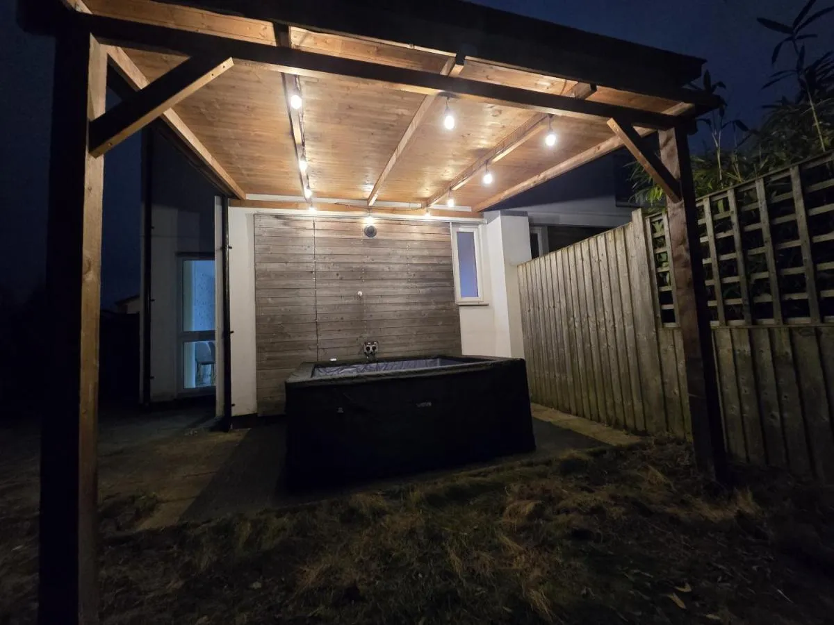 Image 2 of 3 Bed House Etihad Stadium, COOP LIVE Private Parking With Optional HOT TUB