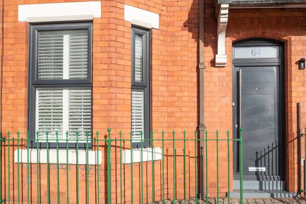 Image 2 of 8 Bed, comfortably sleeps 10, 3 Bath house, 5 Mins Manchester Centre