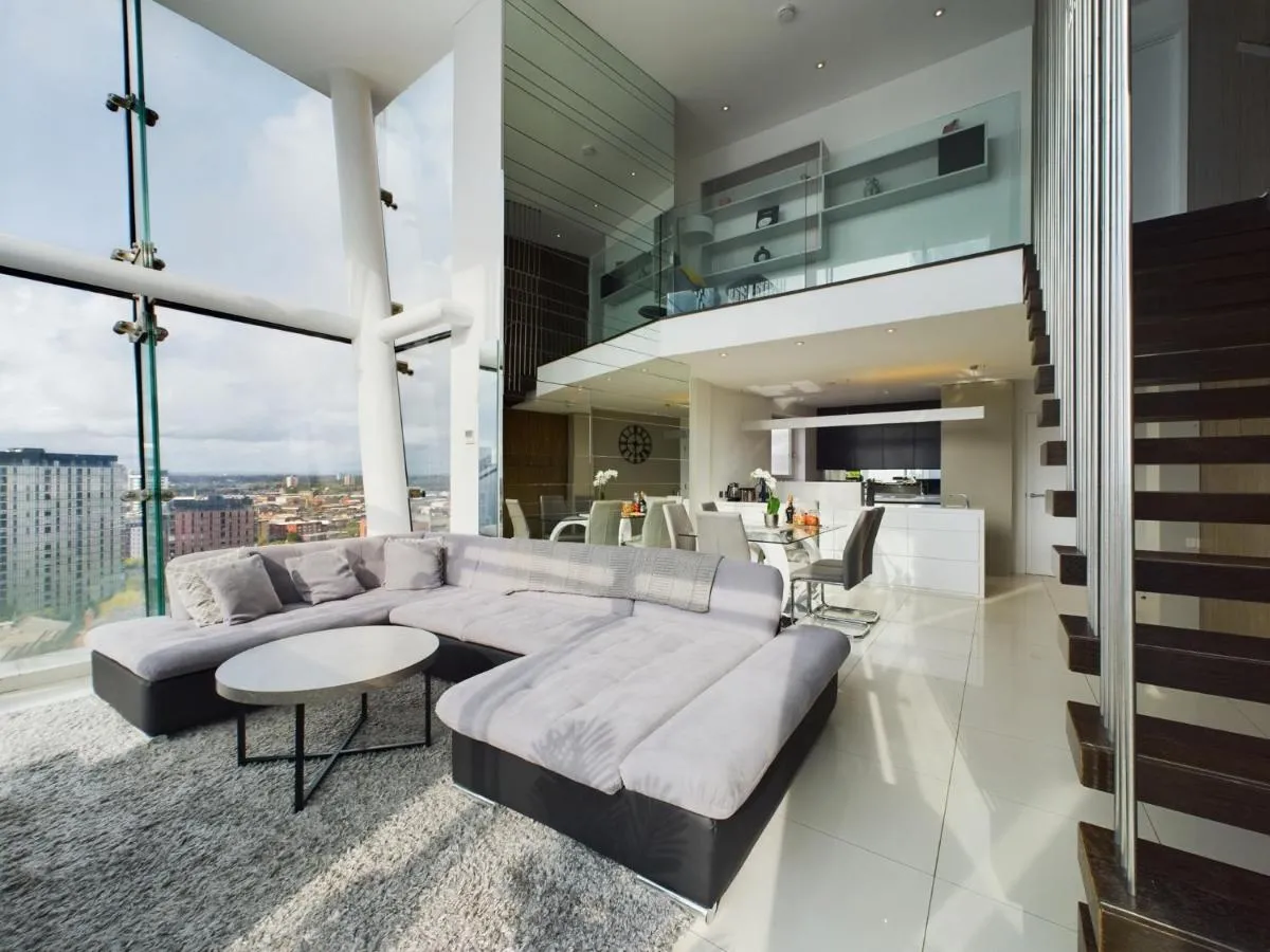 Image 1 of Amazing Skyline Views 3BR Duplex
